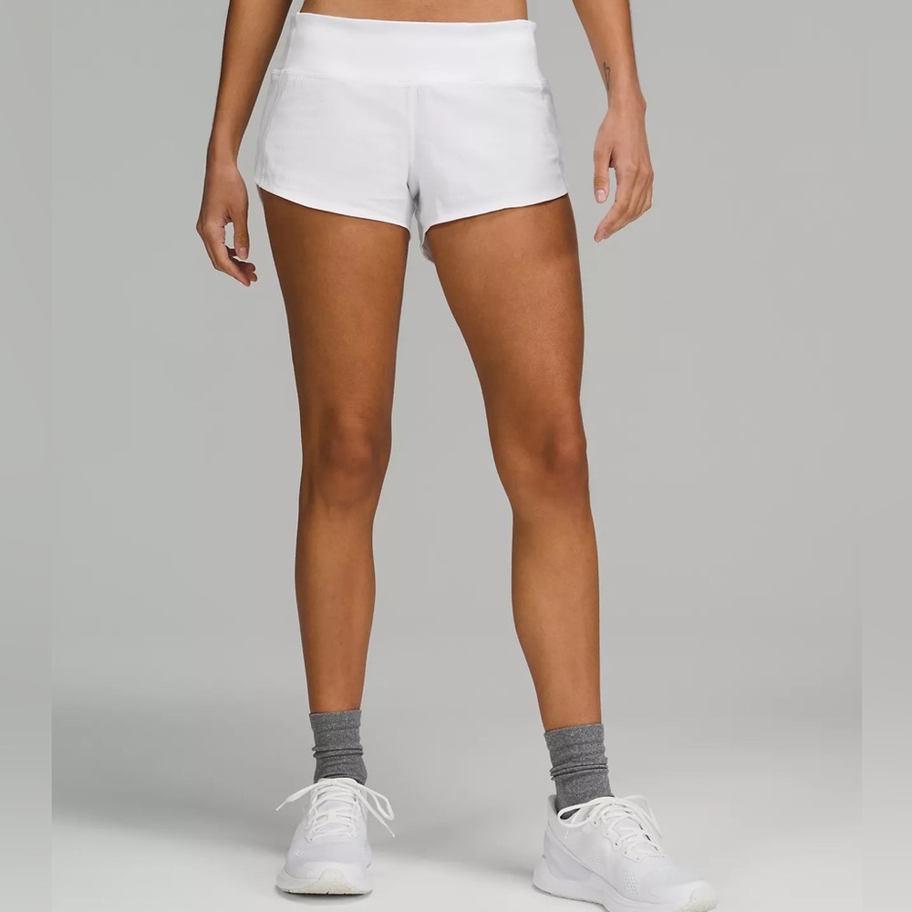 Lululemon Speed Up 2.5" White Shorts size 4